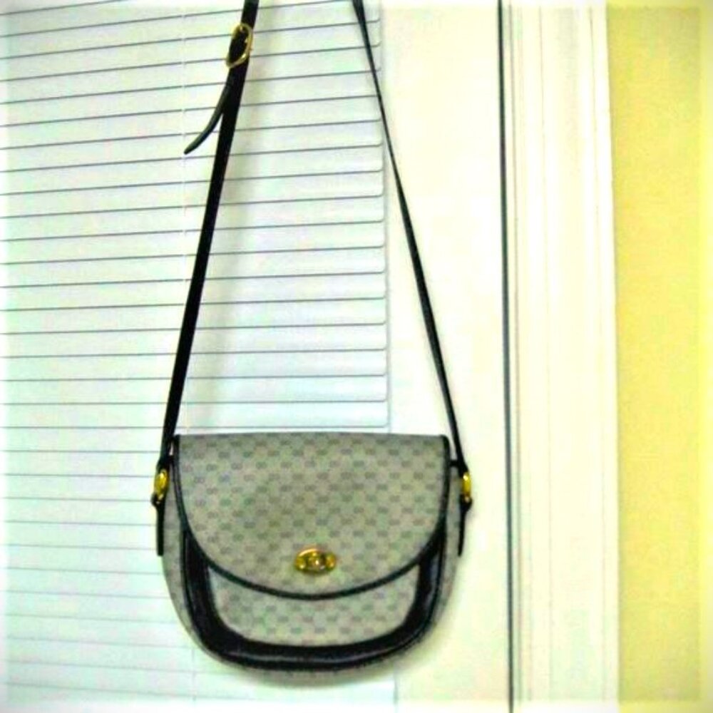 ❤️GUCCI Micro G Logo Navy Canvas Leather Coated Canvas Flap Crossbody Purse